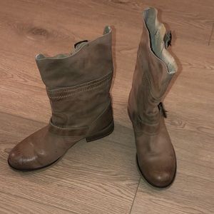 Steve Madden Tan leather boots